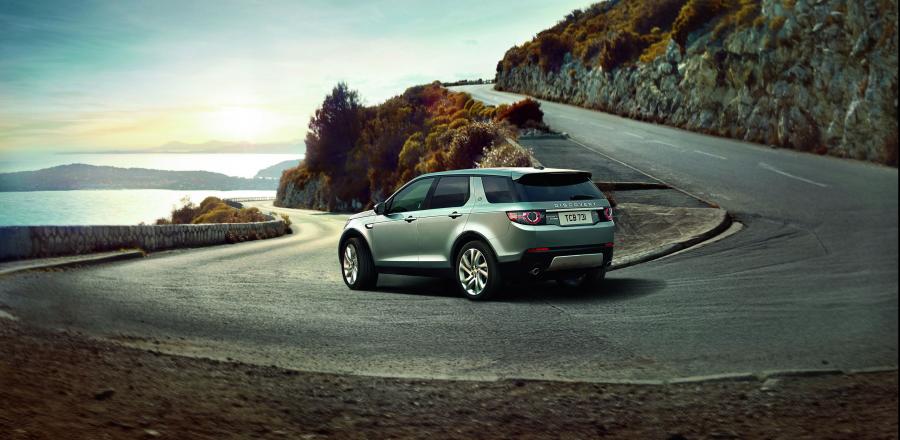  Land Rover Discovery Sport HSE Luxury 2015 года  (фото 17 из 62)